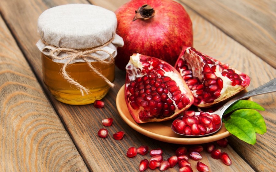 پیشگیری و درمان سرماخوردگی با دمنوش انار و عسل