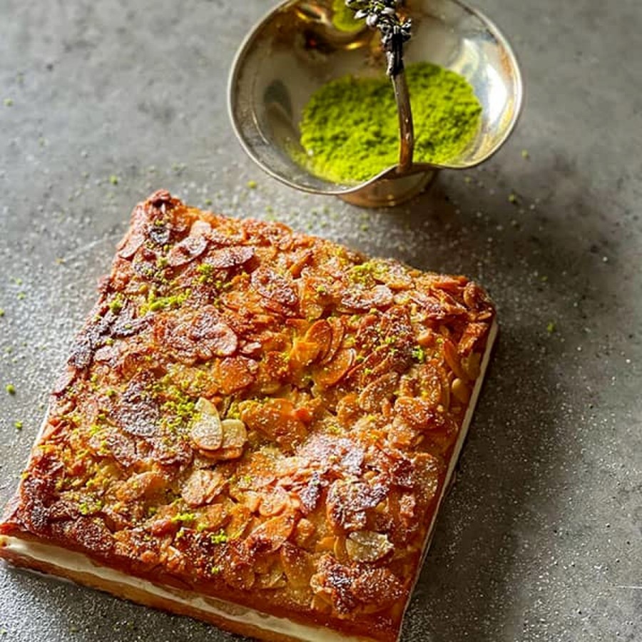 آموزش آشپزی / طرز تهیه کیک نیش زنبوری با سس کاراملی