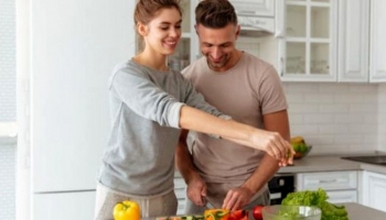 کدام خوراکی ها برای تقویت تخمک و تخمک گذاری مناسب هستند؟